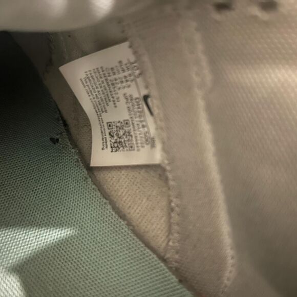 Nike Men's White and Grey Trainers - Picture 5 of 5